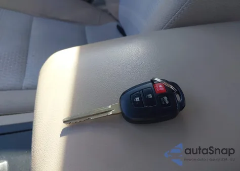 2012 Toyota Camry Le z USA, uszkodzony, nr VIN 4T1BF1FK0CU620796